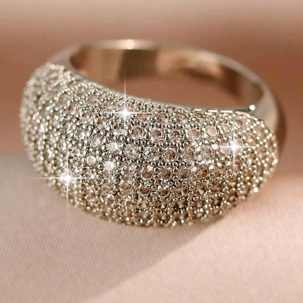 Luxury Oval AAA Cubic Zirconia Fashion Ring | Perfect Gift - Picture 5 of 8